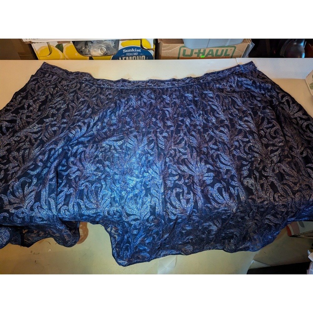 Purple Lace Plant Pattern Wrap Around Skirt/Dress w/ Veil, Throw &‎ More - 42" - Picture 5 of 7